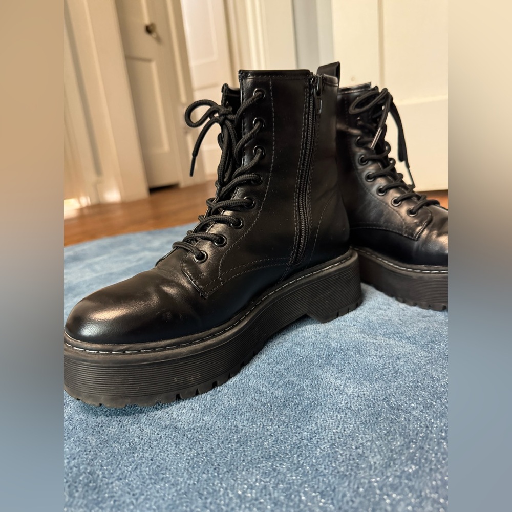 Side zip black platform boots size 6.5